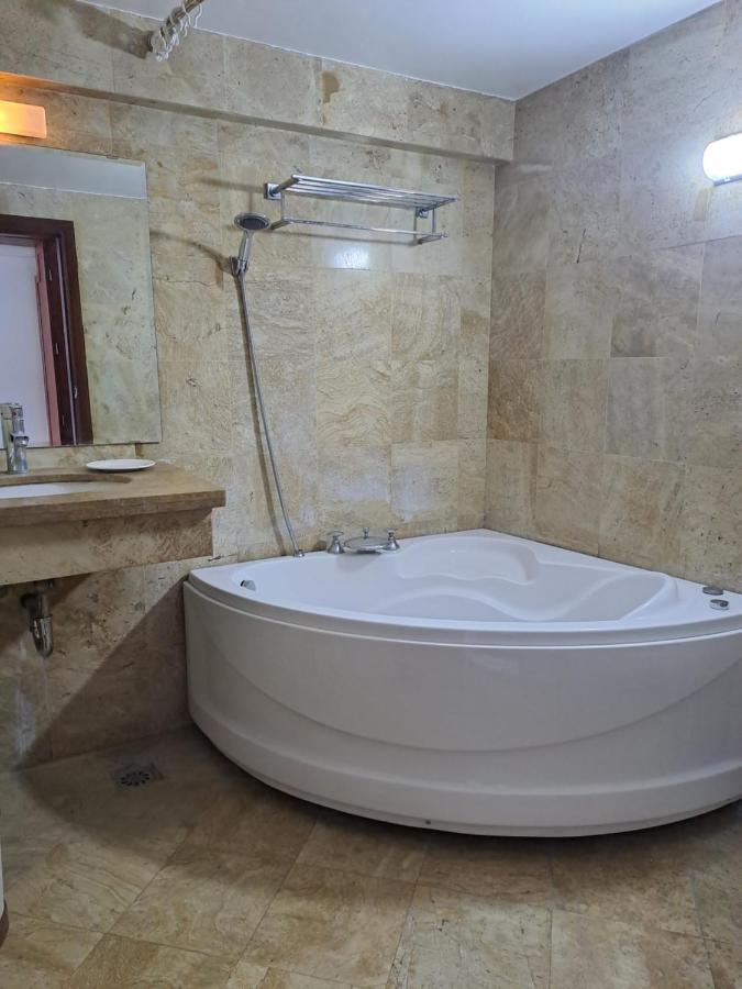 The Pilgrim Boutique Hotel Ханой Екстериор снимка